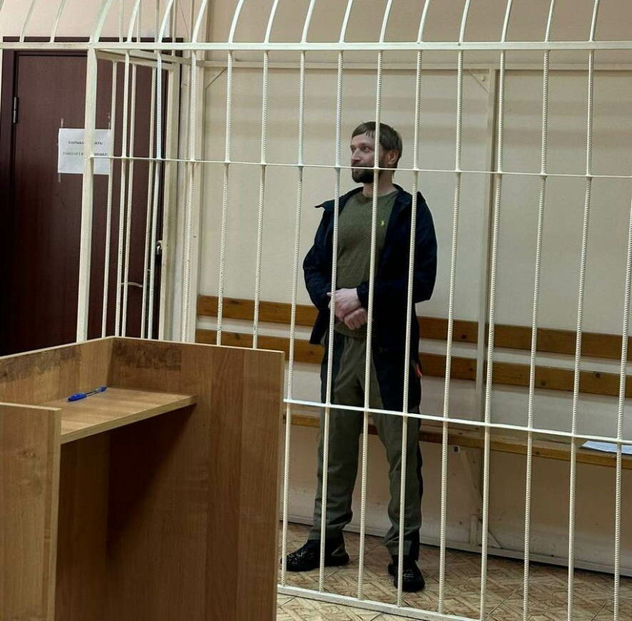 Суд приговорил блогера-сыроеда Максима Лютого к восьми годам колонии строгого режима