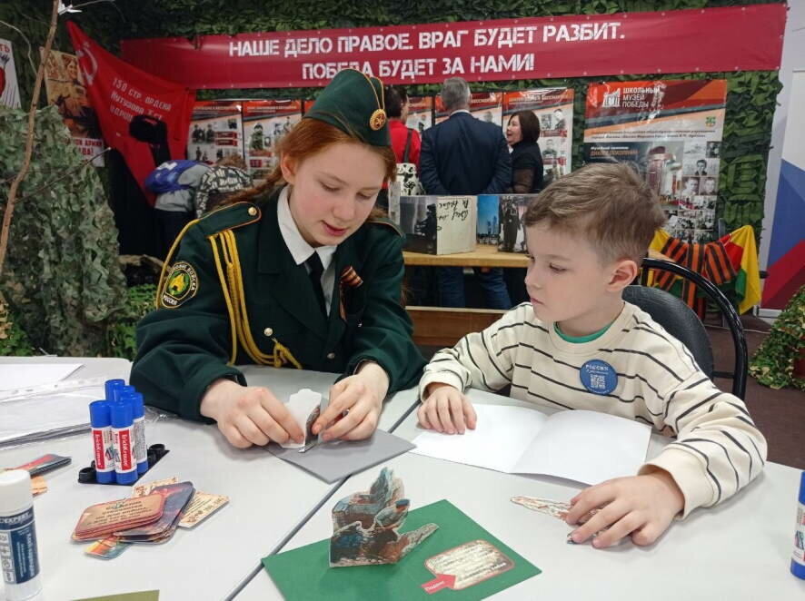 Школьный музей из Саратовской области представит выставку на форуме «Россия» в Москве