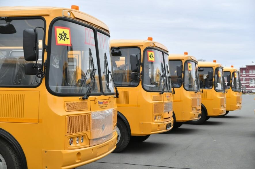 В Саратовской области водителям школьных автобусов поднимут зарплату