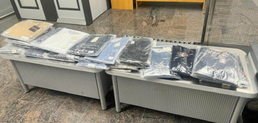 Пассажир из Стамбула вез более 120 футболок и поло «для себя»