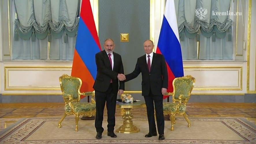 Владимир Путин провел встречу с премьер-министром Армении Николом Пашиняном