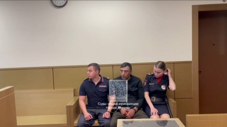 Столичный суд арестовал афганца, который ударил ножом в шею девушку на востоке Москвы