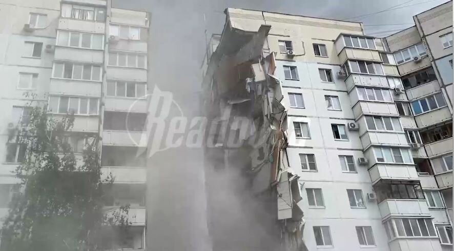 В Белгороде крыша рухнула на спасателей