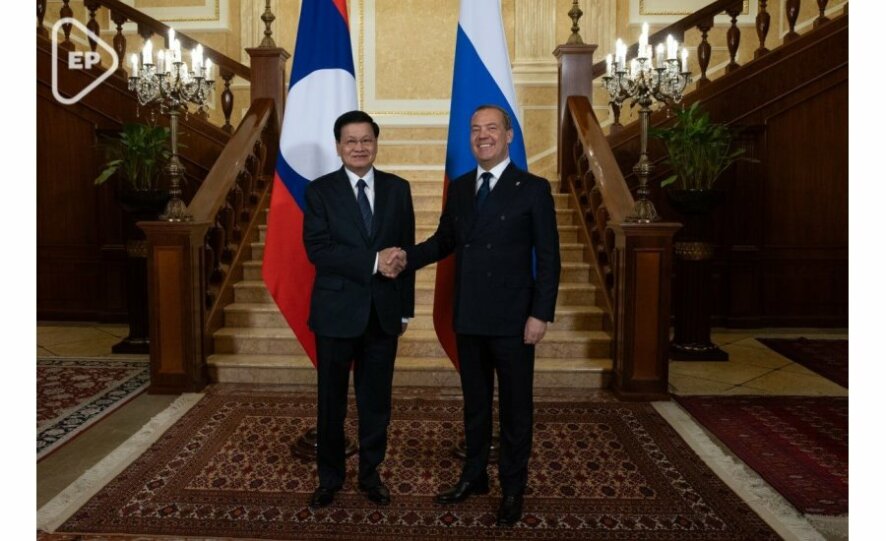 Дмитрий Медведев провел встречу с президентом Лаоса Тхонглуном Сисулитом