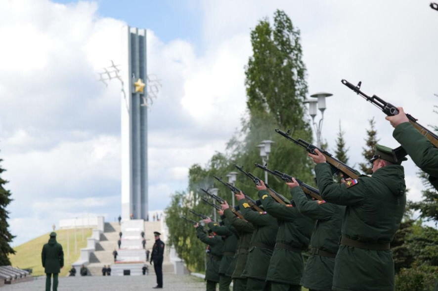На Соколовой горе в Саратове прошло торжественное мероприятие, посвященное Дню Победы