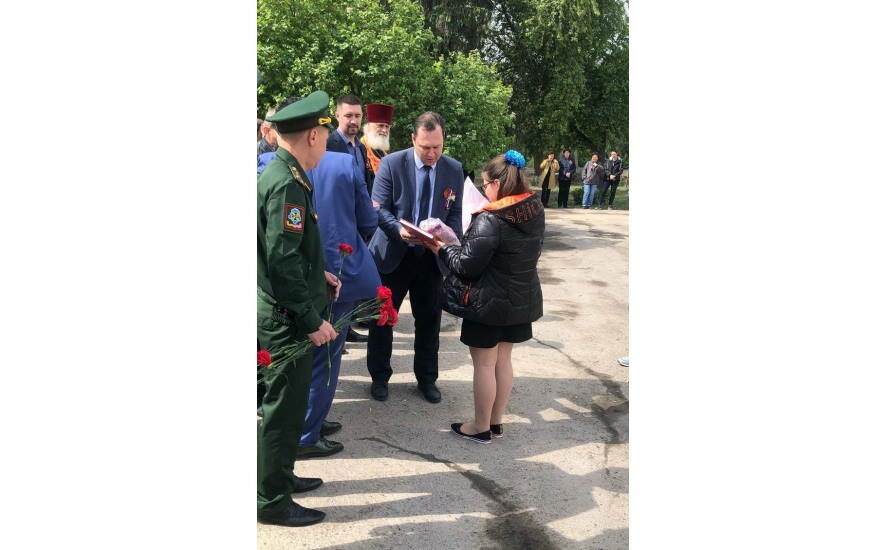 Юрий Юрин посетил село Нижняя Дуванка, сильно пострадавшее в результате недавних обстрелов киевских боевиков