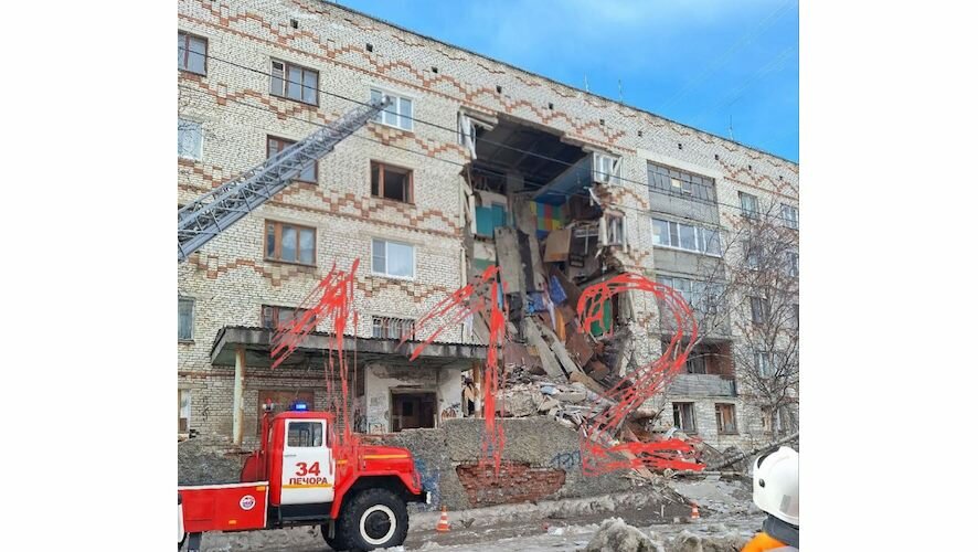 В Печоре произошло обрушение с 1 по 3 этаж в 5-этажном жилом доме