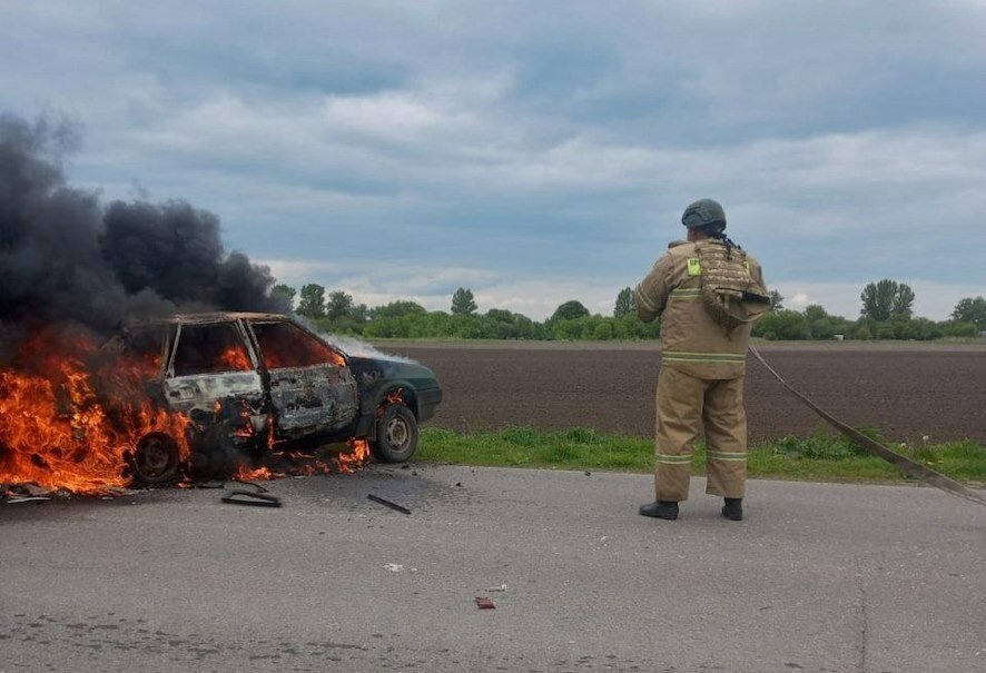 Сегодня украинские террористы целенаправленно атаковали дронами транспортные средства в Глушковском районе