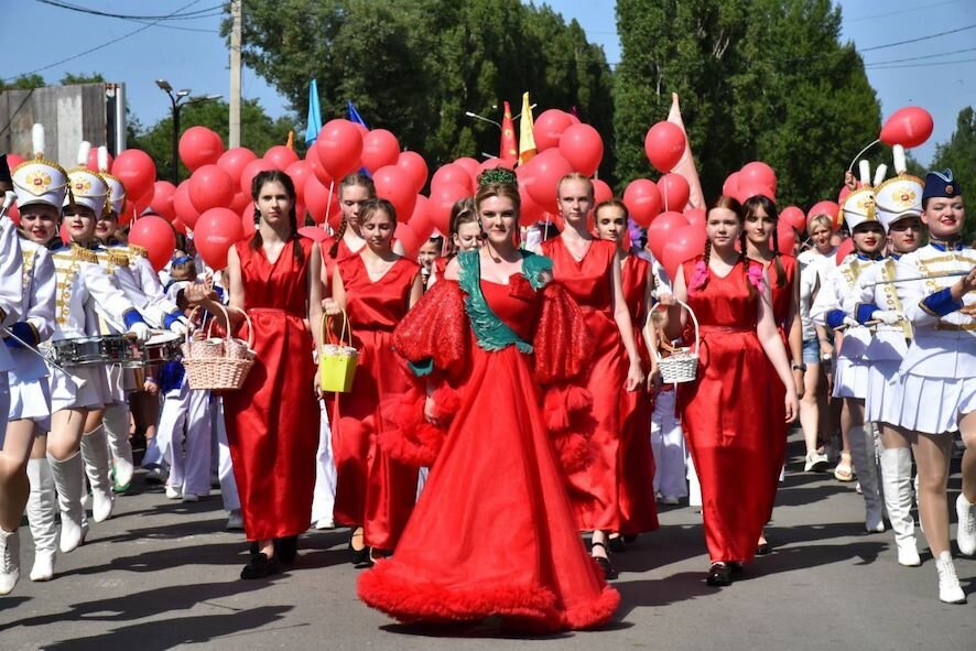 В Балаково проходит фестиваль клубники