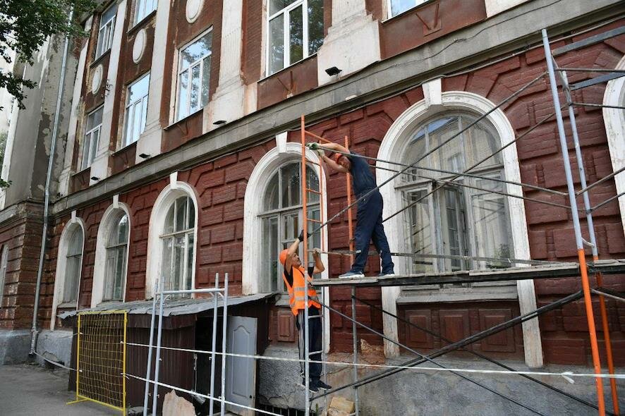 Торги по сохранению «школы героев» на улице Мичурина объявлены на сумму 150,58 млн. рублей