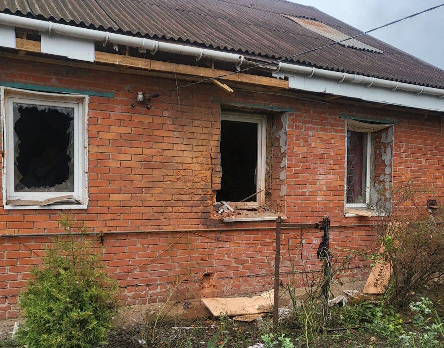 Под атаку беспилотников ВСУ попали сельхозпредприятие и частный дом в Белгородском районе