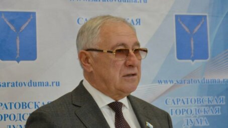 Депутат призвал УК усилить работу по уборке наледи с кровель зданий