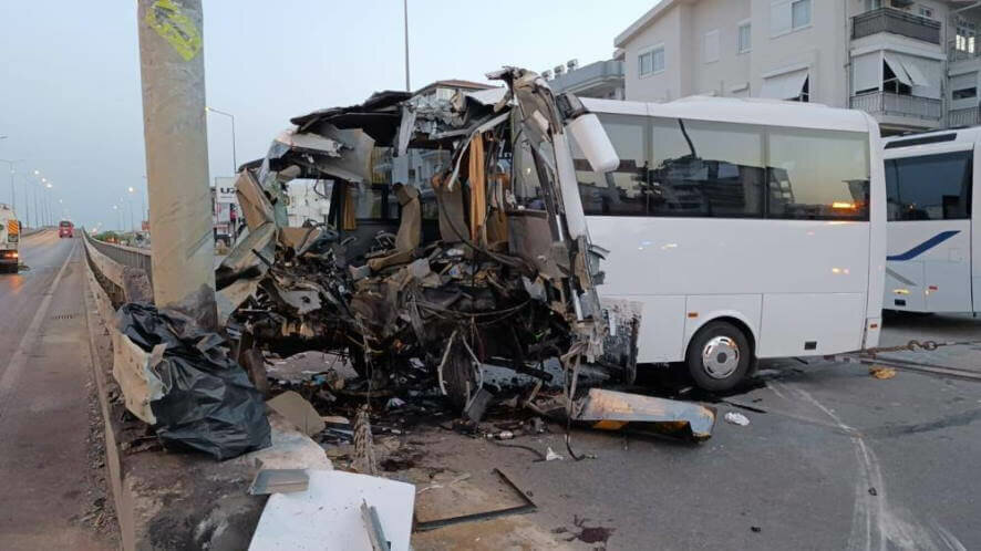 Автобус с российскими и белорусскими туристами попал в ДТП в Турции