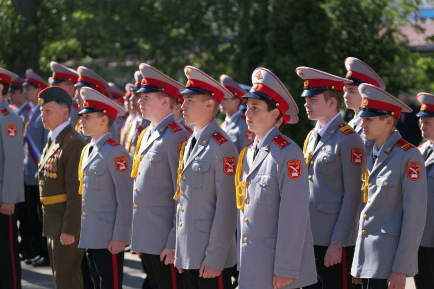 Роман Бусаргин — о выделении средств на ремонт саратовской кадетской школы-интерната № 1