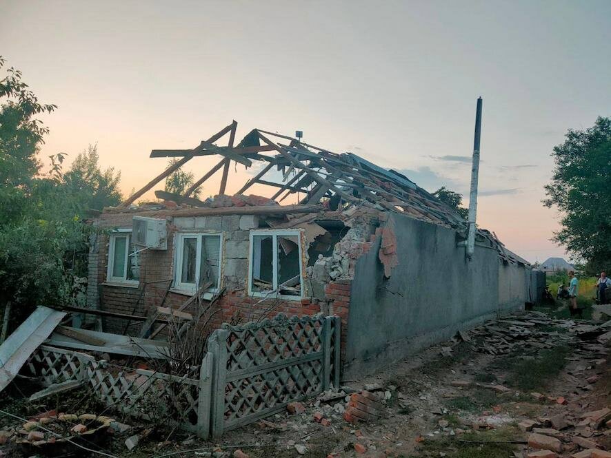 Под артиллерийский обстрел ВСУ попало село Новая Таволжанка Шебекинского городского округа. Ранены три мирных жителя
