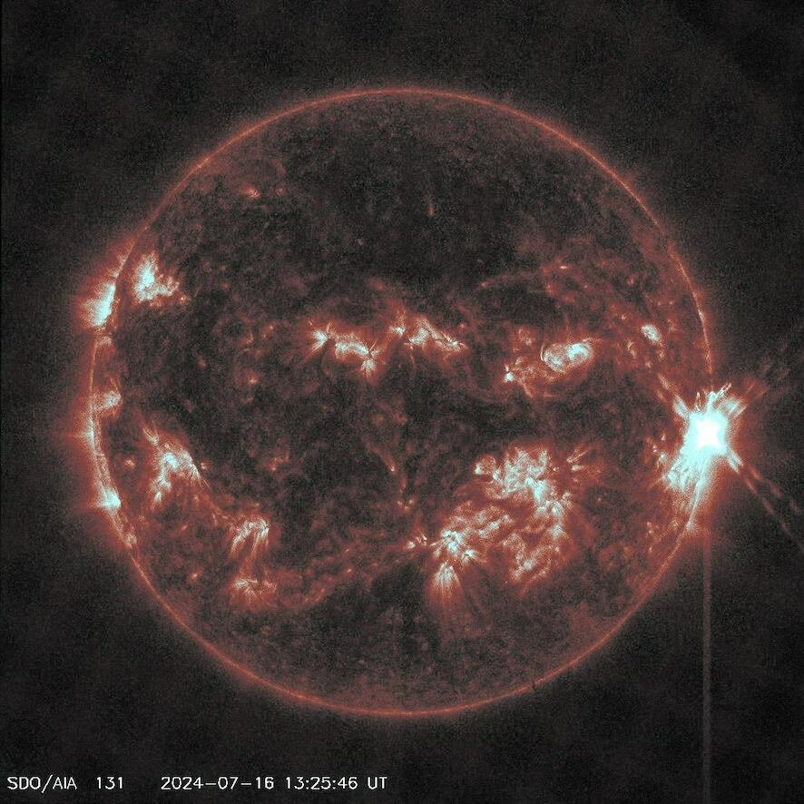 Самая мощная за лето 2024 года вспышка произошла на Солнце