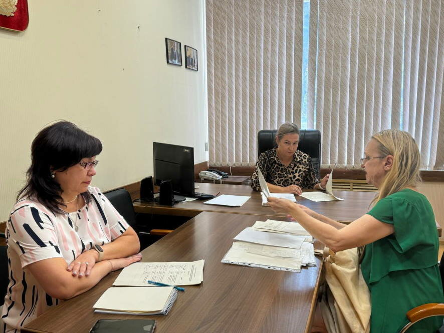 Перепланировка квартир, качественное горячее водоснабжение: в ГЖИ прошел прием граждан