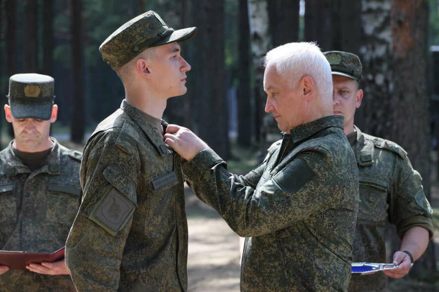 Белоусов проверил организацию боевой подготовки военнослужащих на одном из полигонов Ленинградского военного округа