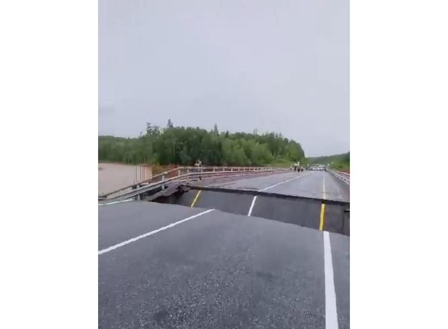 Виновником перелива дамбы в Бурятии, где смывало мосты и дома,  оказался человеческий фактор