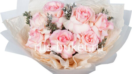 Цветы с доставкой по Омску: радость в любое время суток