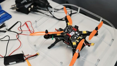 Школьников и студентов Ульяновской области обучат основам беспилотной авиации