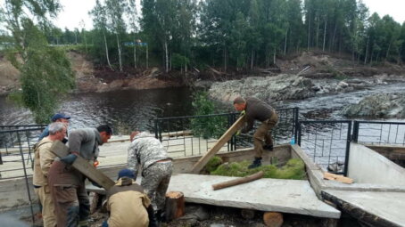 Территорию посёлка Шавань, который пострадал в результате аварии при 11 шлюзе ББК в Карелии, приводят в порядок