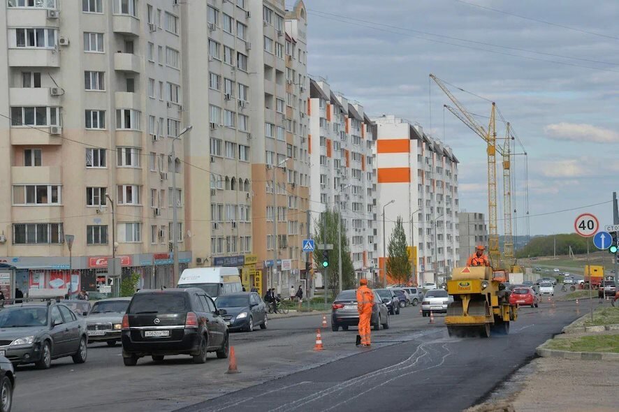 Губернатор Роман Бусаргин поздравил дорожников