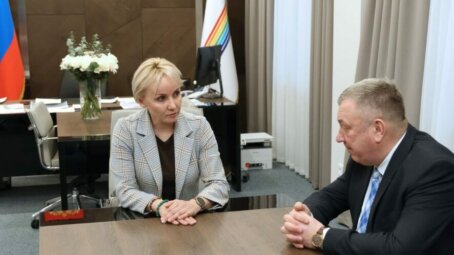 Андрей Гурулёв провел серию откровенных разговоров об СВО с молодежью Еврейской автономной области