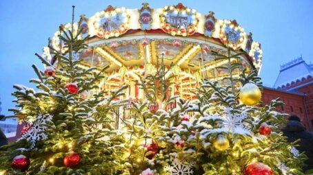 До Нового года еще целых два месяца, но россияне уже активно строят планы на праздники