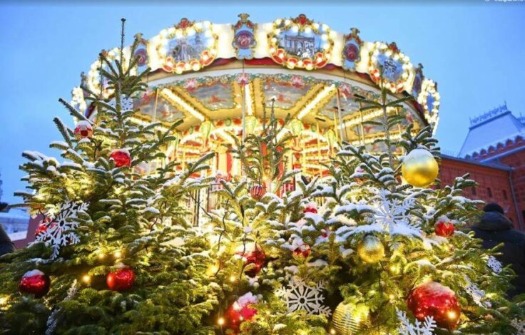 До Нового года еще целых два месяца, но россияне уже активно строят планы на праздники