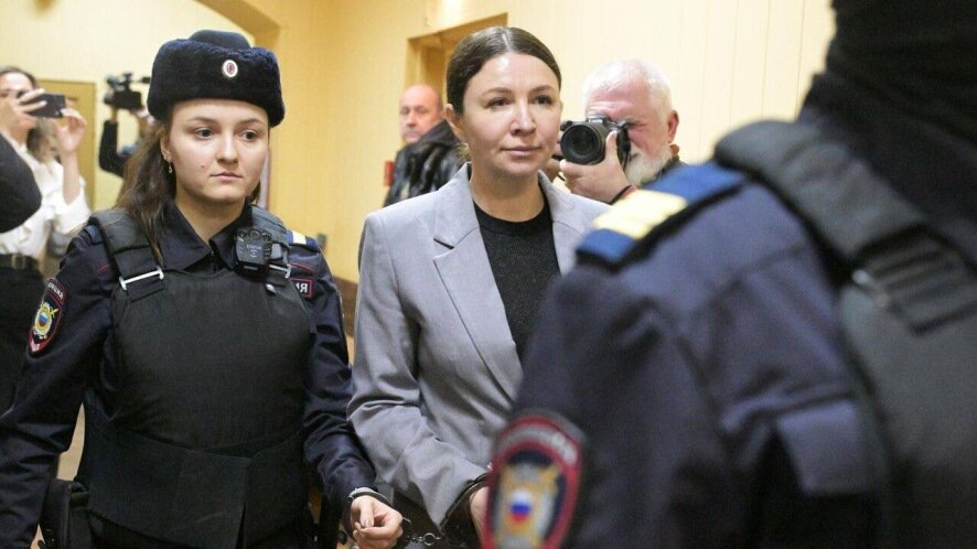 На Южном берегу Крыма арестованы 18 земельных участков, принадлежащих блогеру Елене Блиновской, известной как «королева марафонов»