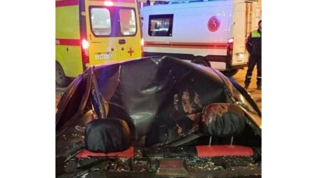 Житель Владимира рухнул с 18 этажа на машину и выжил