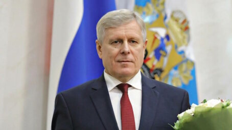 Замглавы администрации Архангельской области скончался во время хоккейного матча