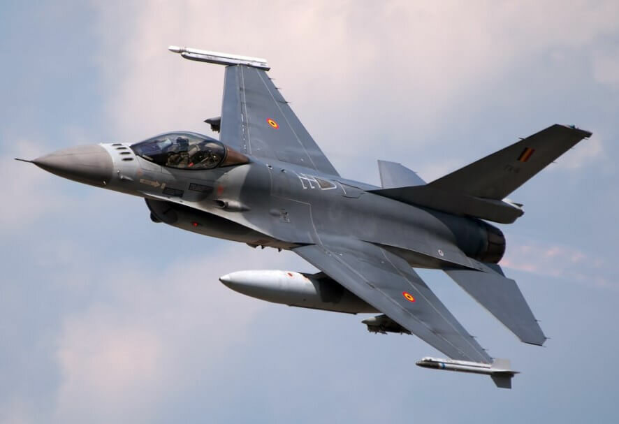 Бельгия решила отложить поставки истребителей F-16 Украине на год