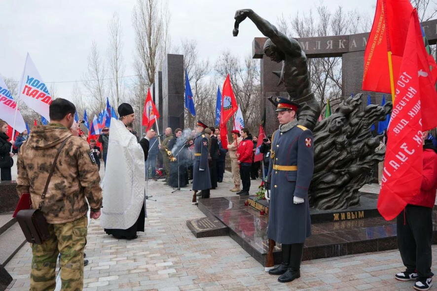 В Парке Победы состоялась церемония занесения имен военнослужащих, погибших в ходе проведения СВО на территории Украины