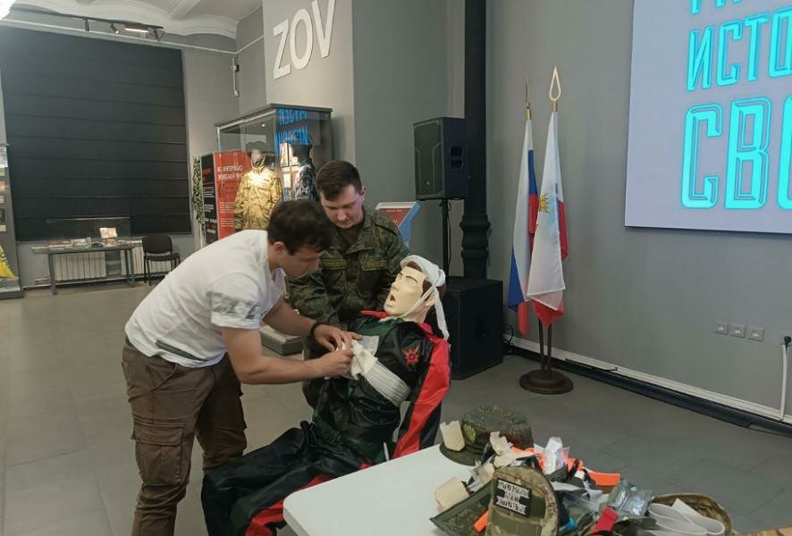 Участник СВО провел мастер-класс по спасению раненых на поле боя