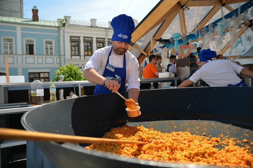 Фестиваль «Москва – на волне. Рыбная неделя» приглашает на гастрономическое шоу с участием радио «Восток FM»