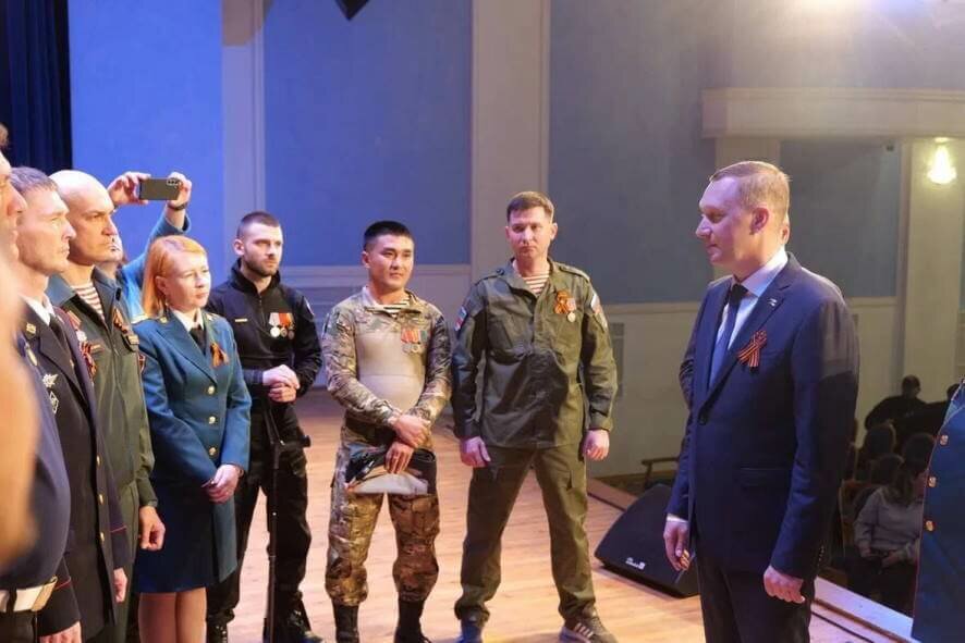 Роман Бусаргин посетил репетицию лауреатов I Всероссийского конкурса «Песни СВОих», посвященного Году защитника Отечества