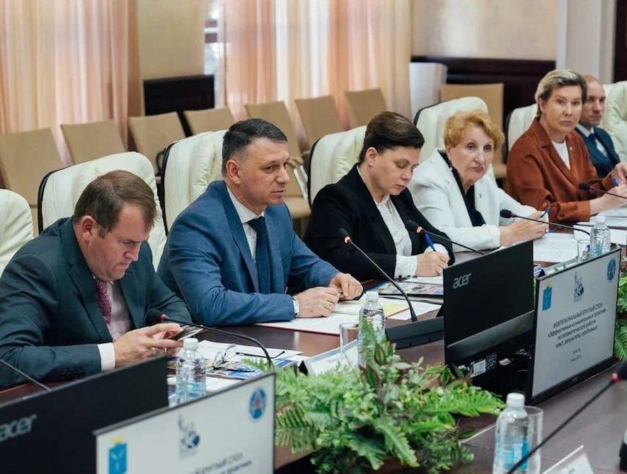 В Саратове прошел межрегиональный круглый стол по вопросам патриотического воспитания