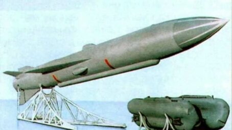 3 июня 1968 года принята первая в мире крылатая ракета с подводным стартом — П-70 «Аметист»