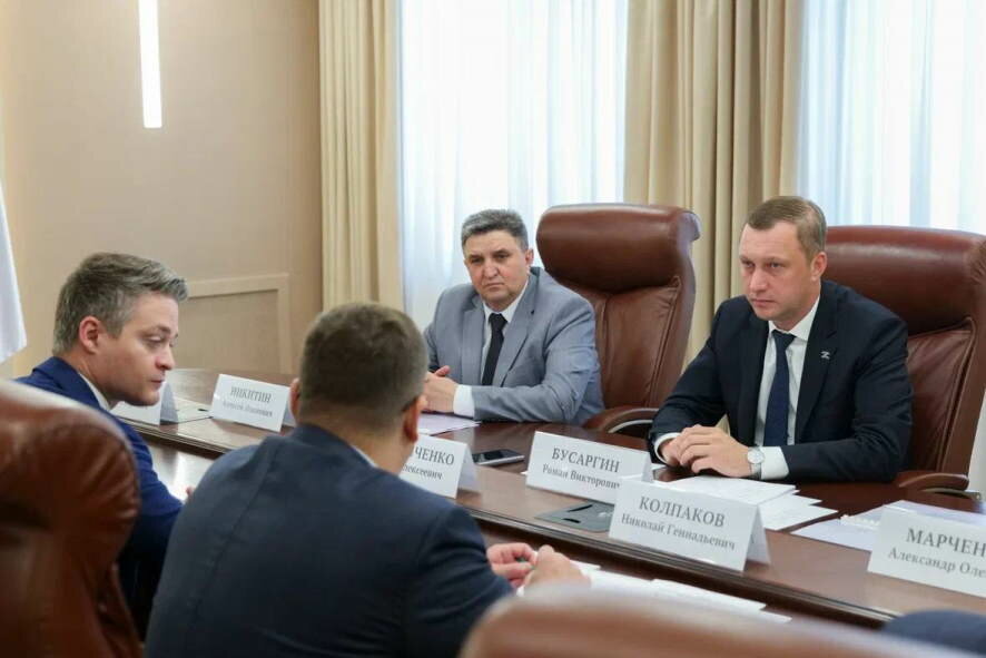 Бусаргин провел встречу с гендиректором АНО «Инновационный инжиниринговый центр» и гендиректором АНО «Центр поддержки инжиниринга и инноваций»