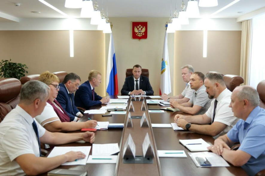 Роман Бусаргин: Сегодня провели рабочее совещание с подрядчиками по реконструкции трамвайной сети в Саратове