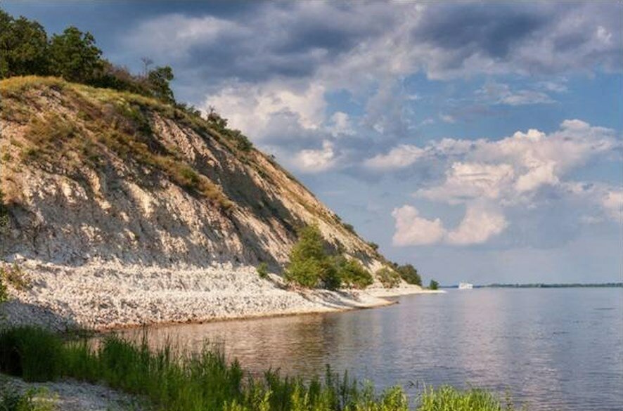 В Вольском краеведческом музее открылась фотовыставка «Змеевы горы»