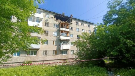 Утром в воскресенье в пятиэтажном доме в Серове, Свердловская область, произошел взрыв газа