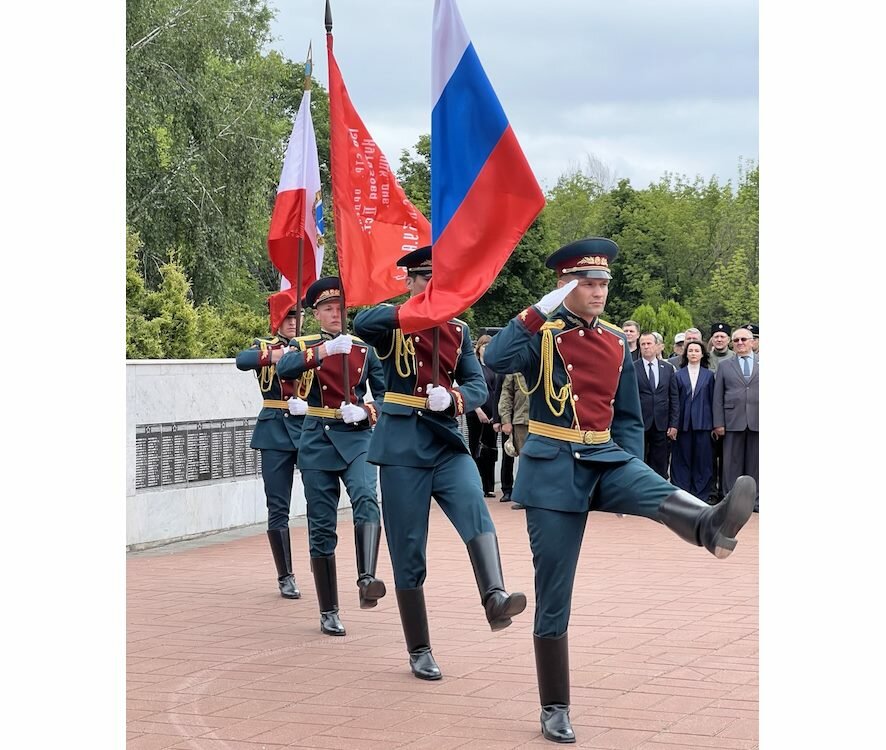 В Саратове во траурного мероприятия произошел неприятный инцидент