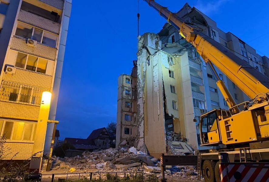 На месте взрыва в Саратове продолжается поисково-спасательная операция