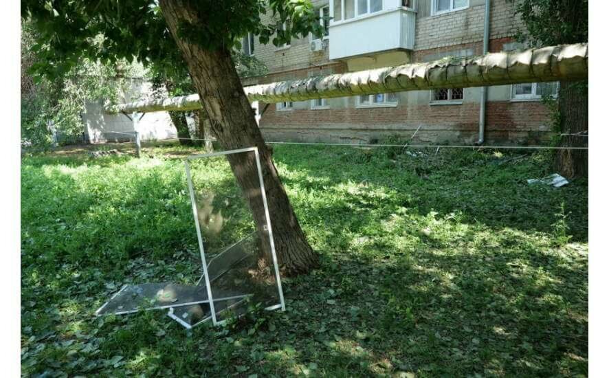 Бусаргин: В Энгельсе жителям домов и владельцам автомобилей, пострадавшим в результате атаки БПЛА, будет оказана помощь