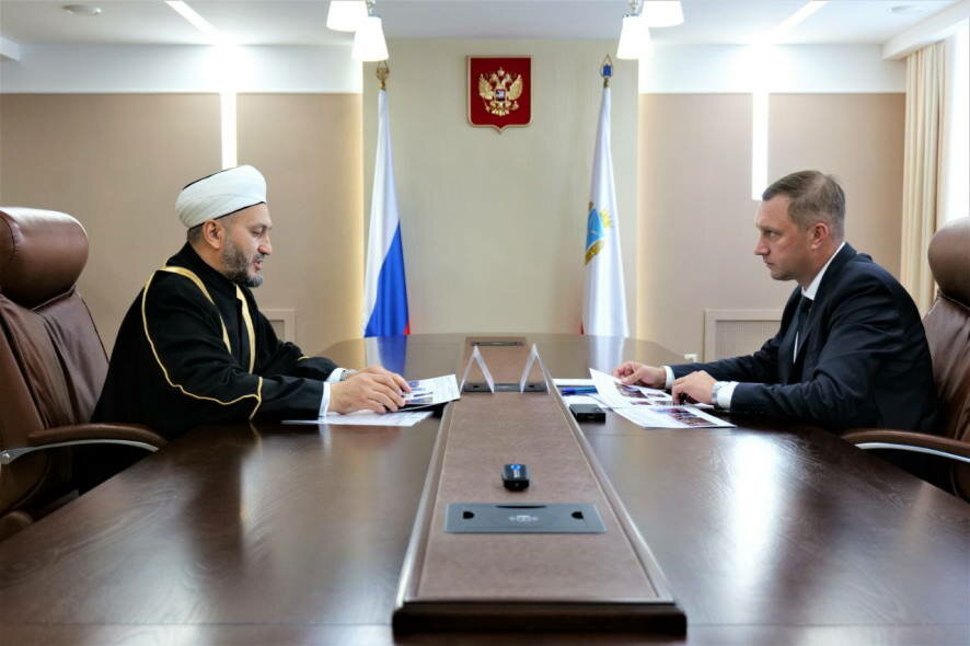 Роман Бусаргин встретился с муфтием Саратовской области Расимом Кузяхметовым