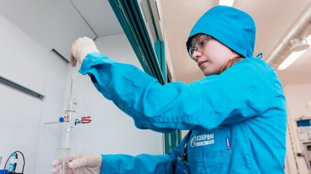 Техник-лаборант из Саратова завоевала первое место в конкурсе по заправке самолетов