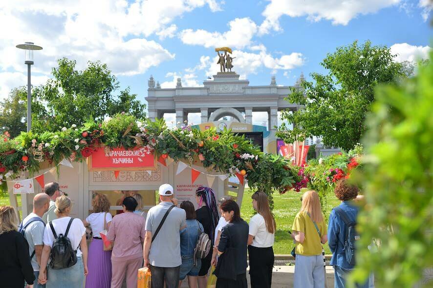 Кулинарное путешествие по России — на одной площадке в центре столицы